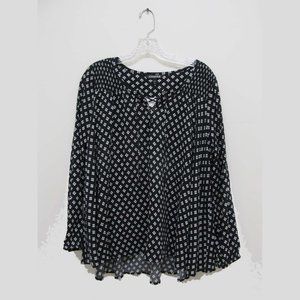 Express Loose Fitting Black/White Top Size Small